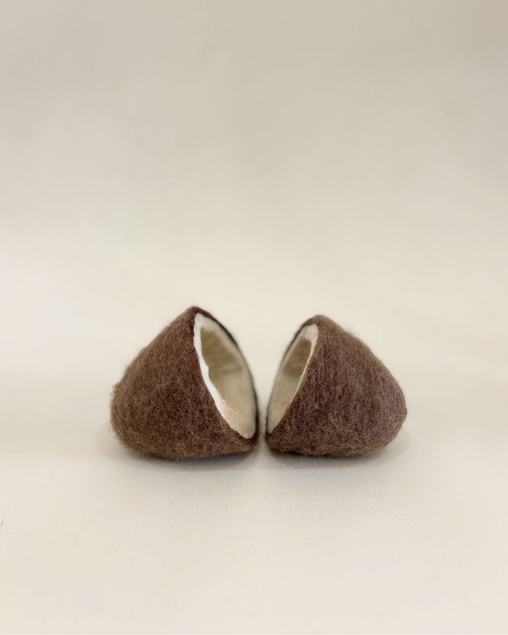 Felt Coconut - 2pc
