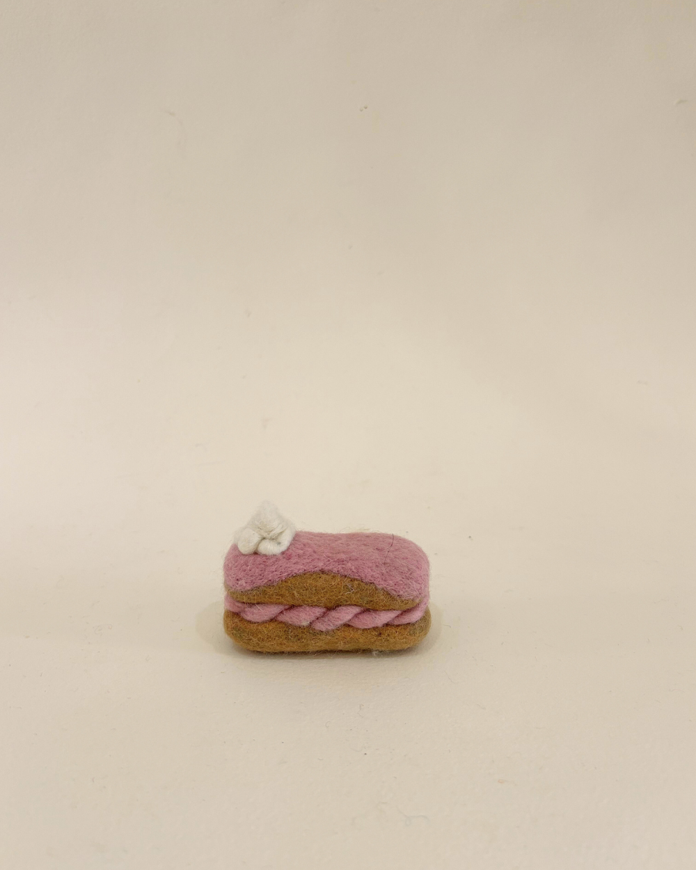 Felt Strawberry Éclair