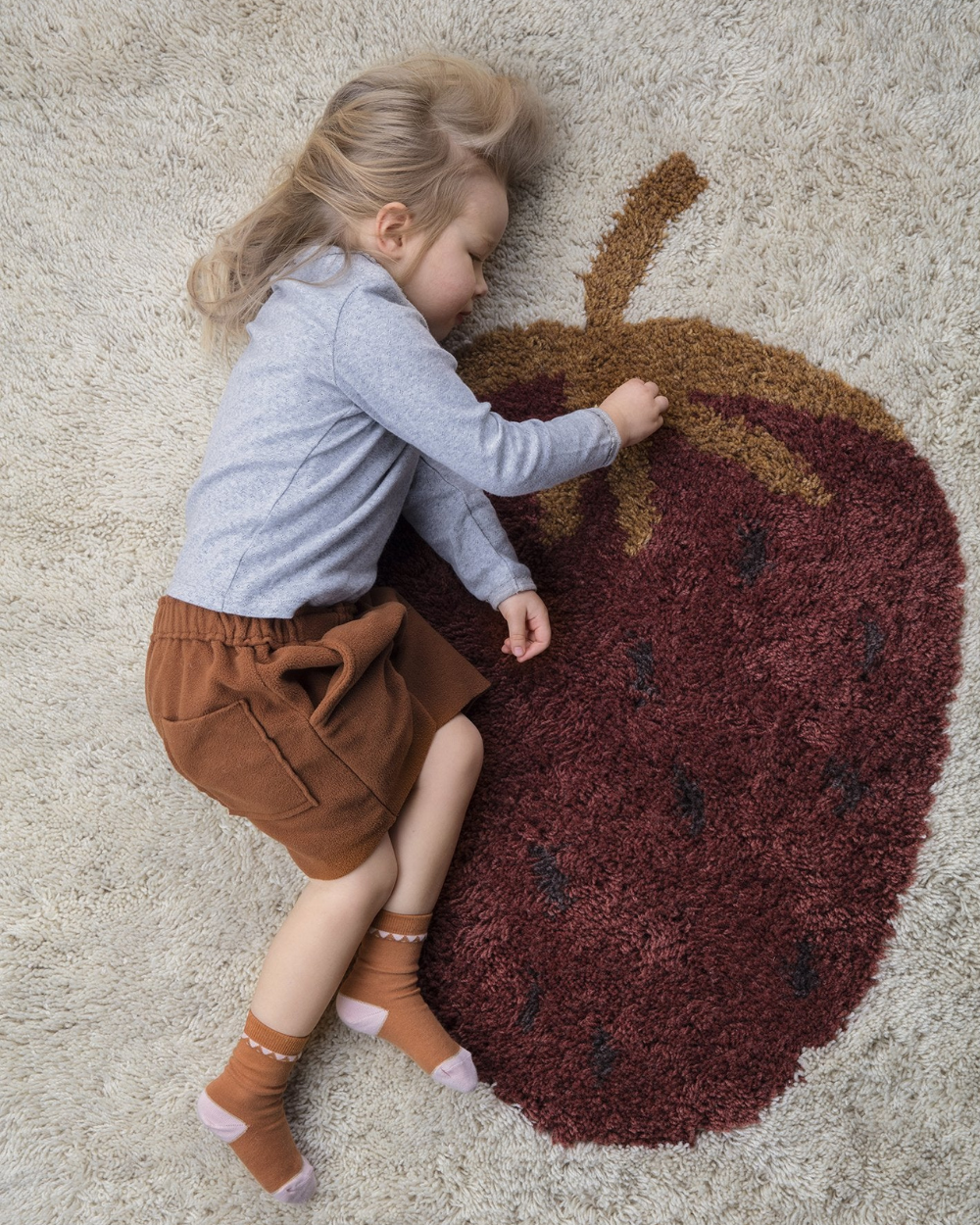 Fruiticana Tufted Rug Large - Strawberry