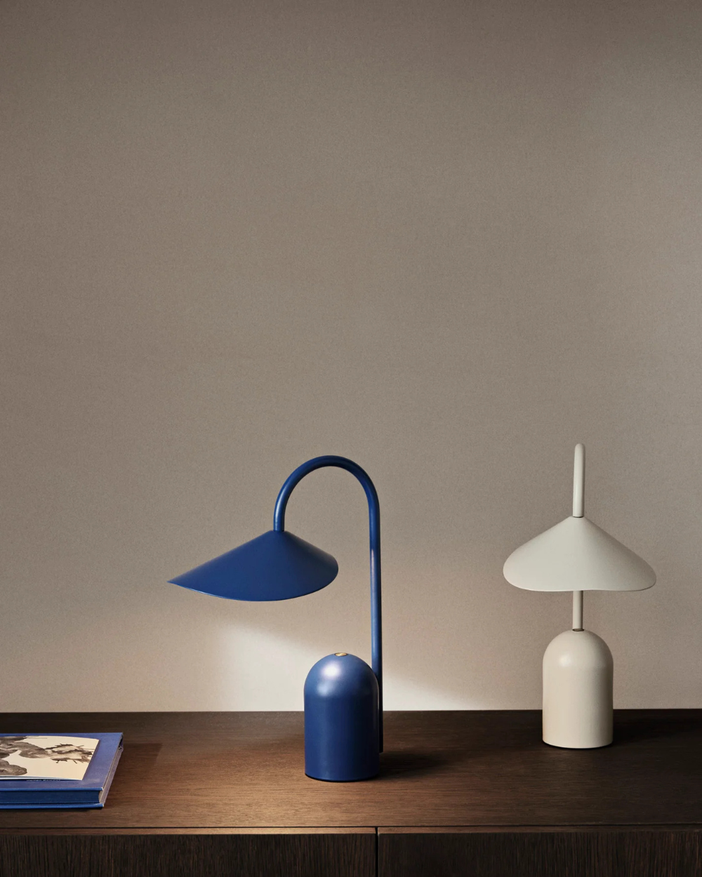 Arum Portable Lamp - Bright Blue