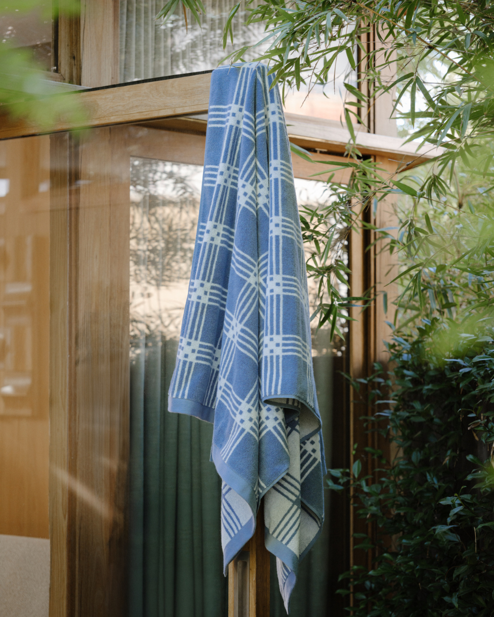 Frisa Pool Towel - Celeste & Chalk
