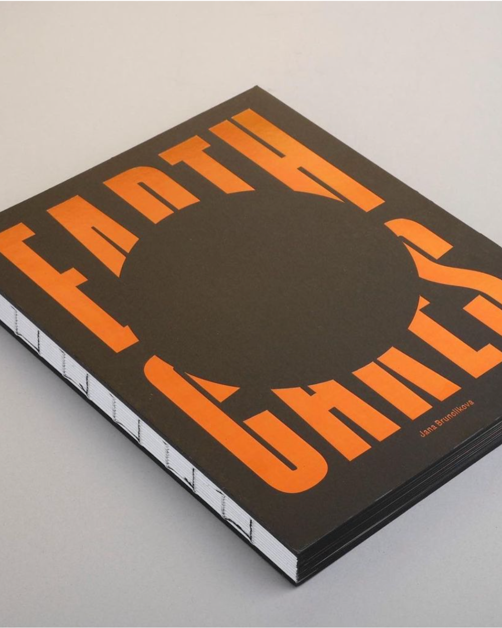 Earth Cakes Book – The Witchcraft by Jana Brunclikova