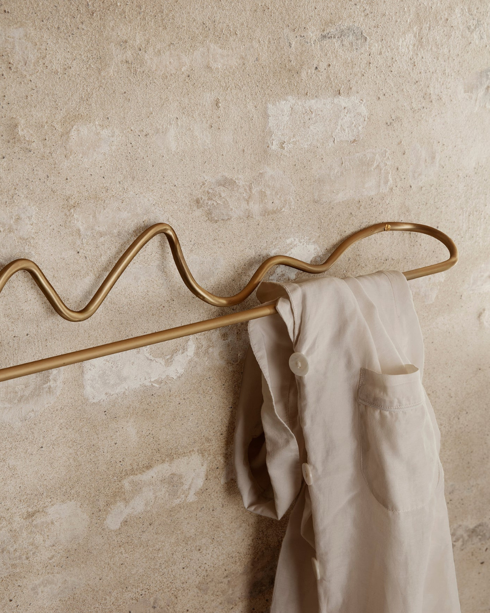 Curvature Towel Hanger - Brass