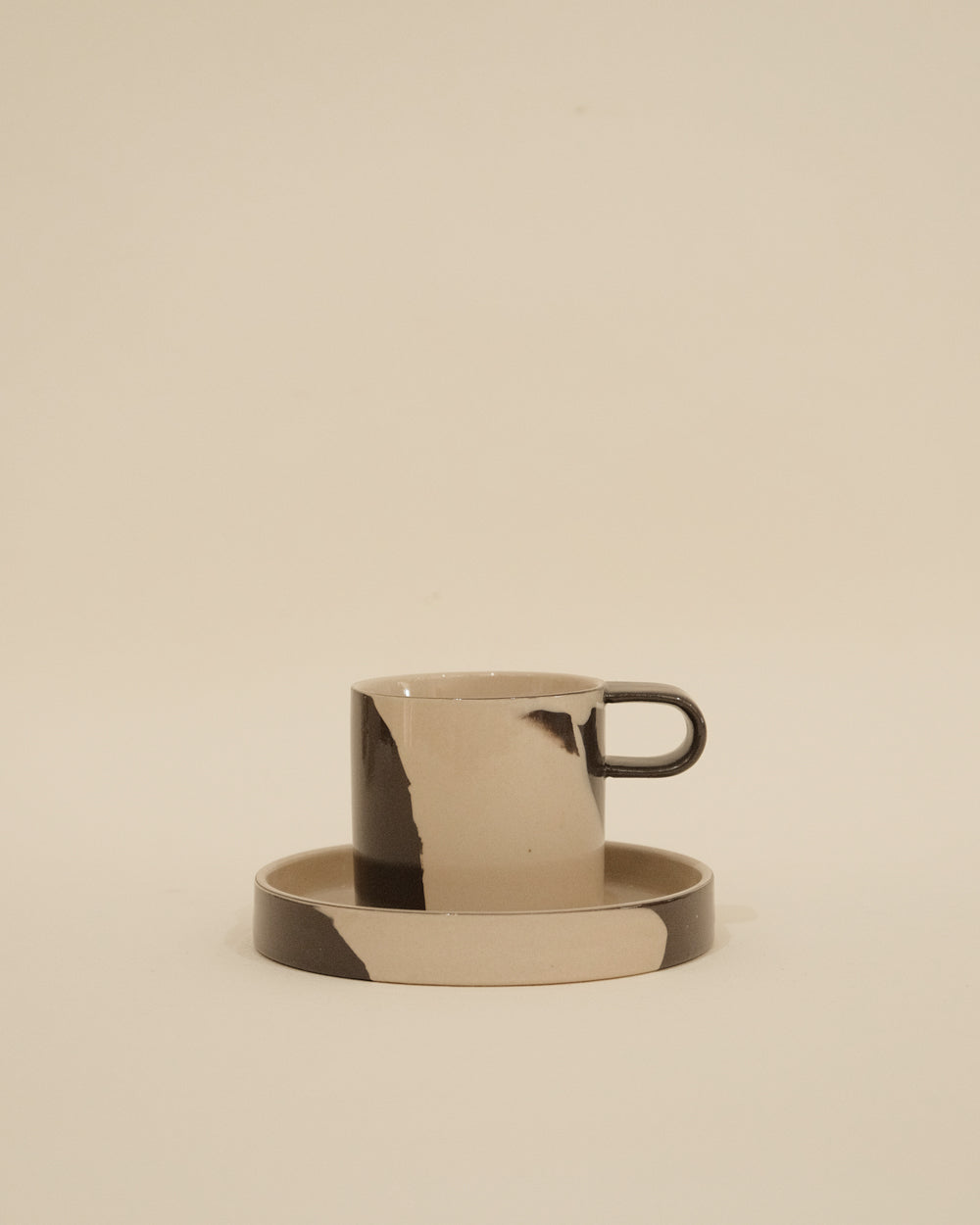 Inlay Cup with Saucer - Sand/Black