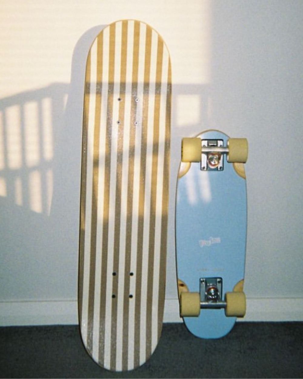 Waves Light Blue - Bobby Small Cruiser Skateboard