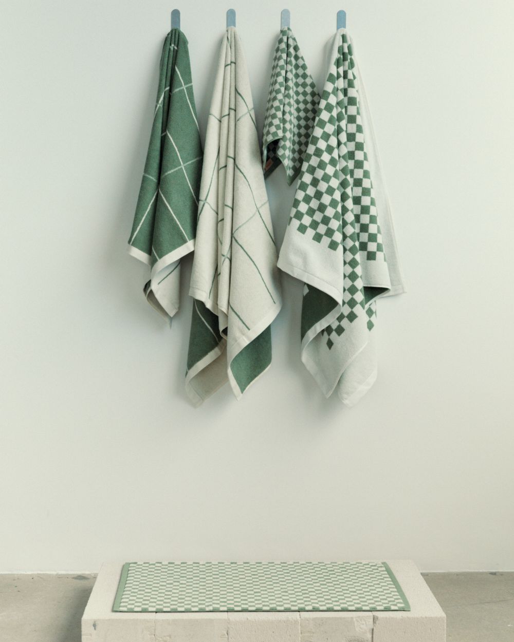 Roman Pool Towel - Sage & Chalk