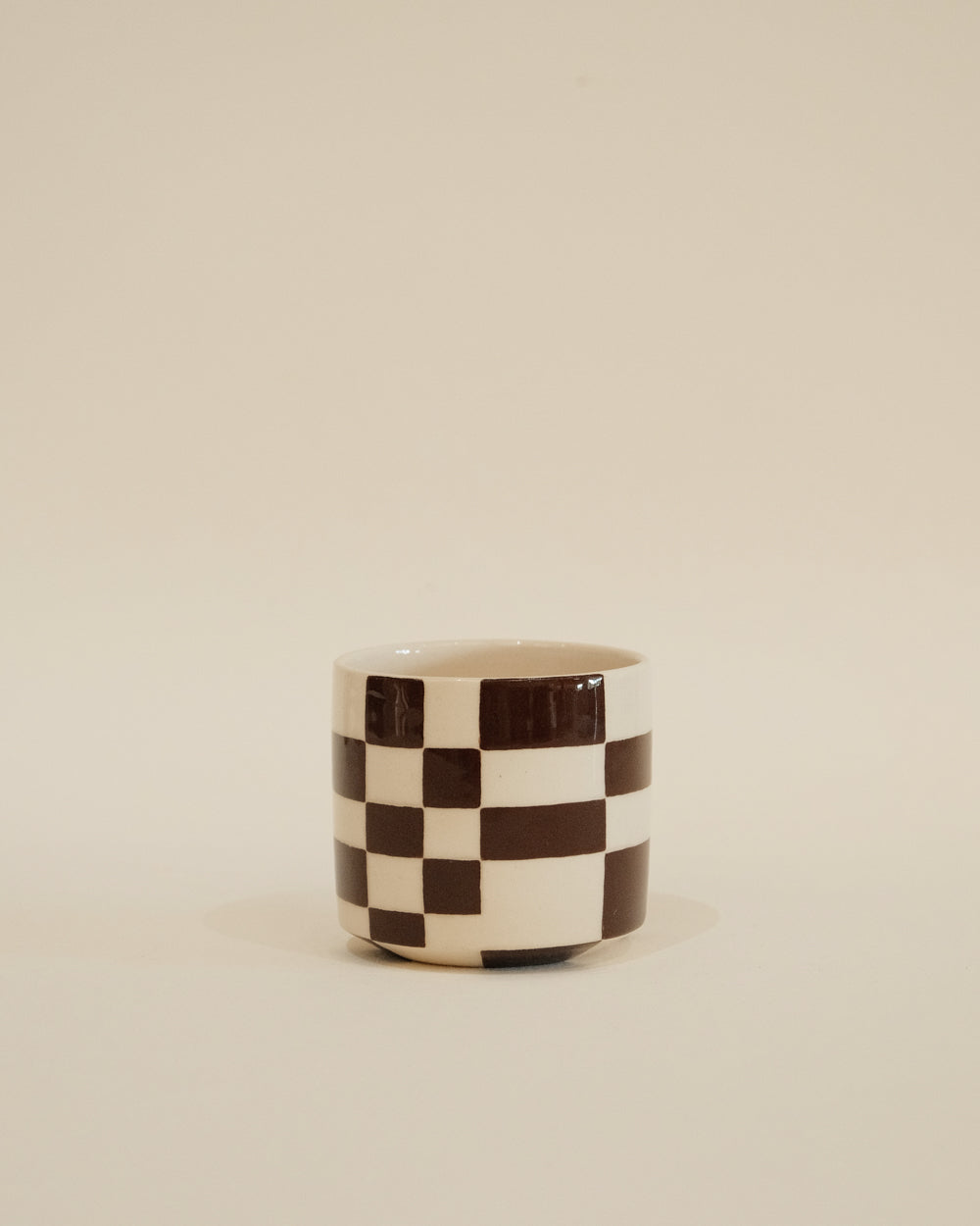 Checkered Cup Large - Chocolate