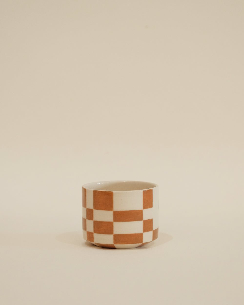 Checkered Cup Small - Caramel